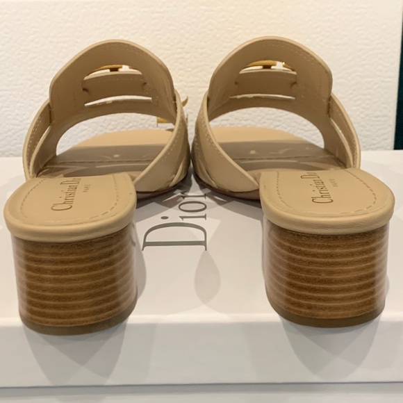 SOLD - Dior 30 Montaigne Nude Size 38.5 - Picture 4 of 6